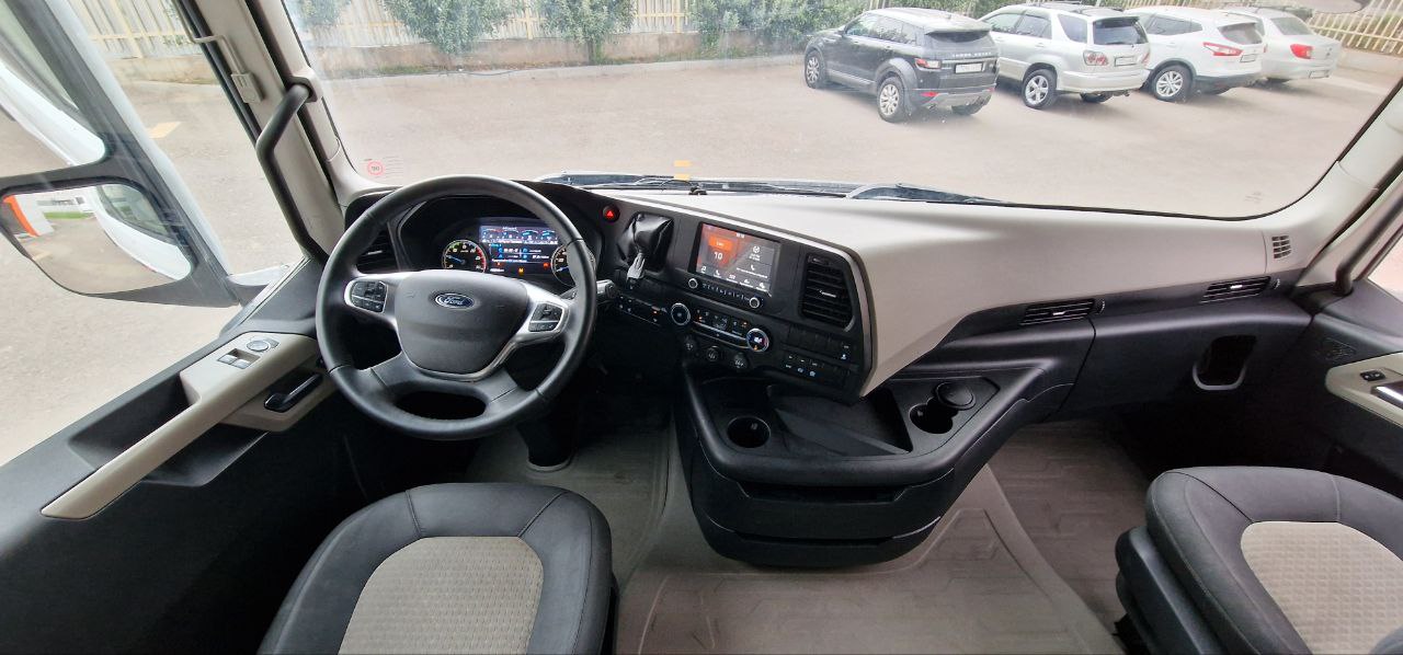 
								FORD F-MAX full									